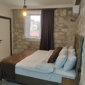 Chakra Vourla Otel