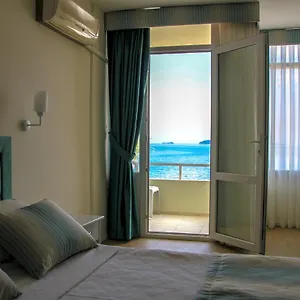 Iyonya Otel